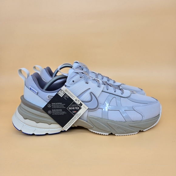 New Nike V2K Run GORE-TEX Women's Waterproof Shoes Size 10 - Picture 3 of 8
